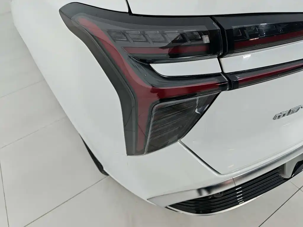 Hongqi Hongqi HS3 — миниатюра 10