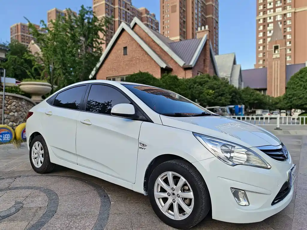 Hyundai Verna — миниатюра 3