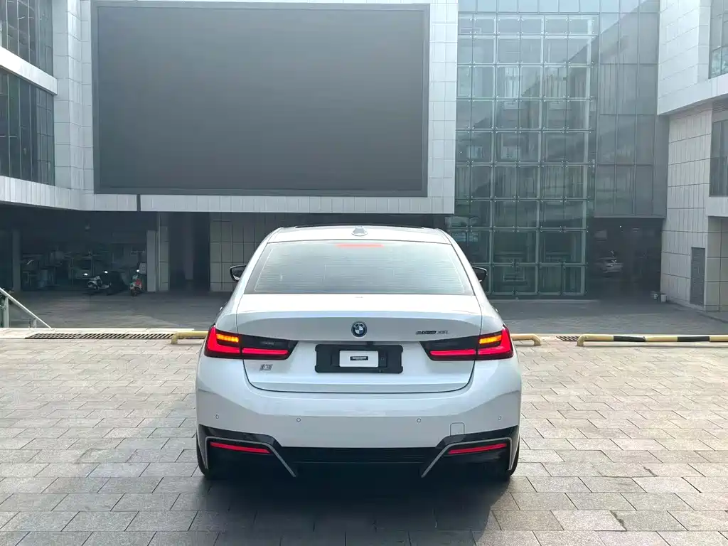 BMW i3 2022 eDrive 35 L