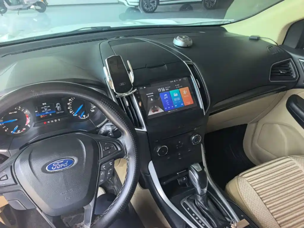 Ford Edge — миниатюра 10
