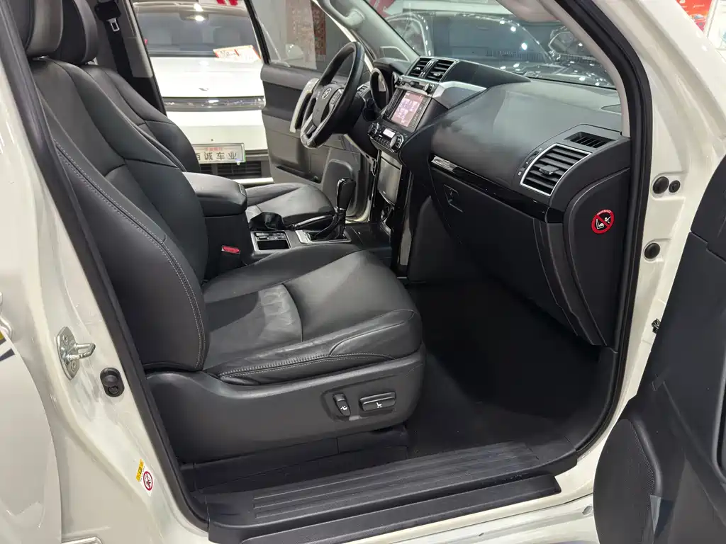 Toyota Prado — миниатюра 7