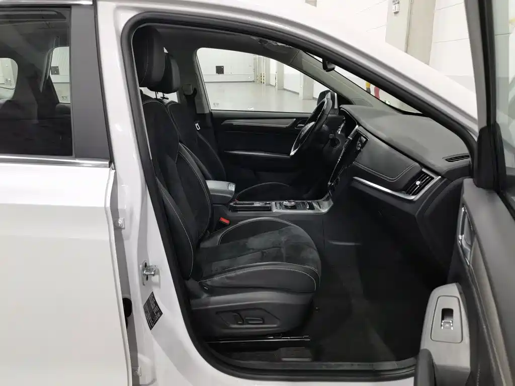Roewe RX5 New Energy — миниатюра 23
