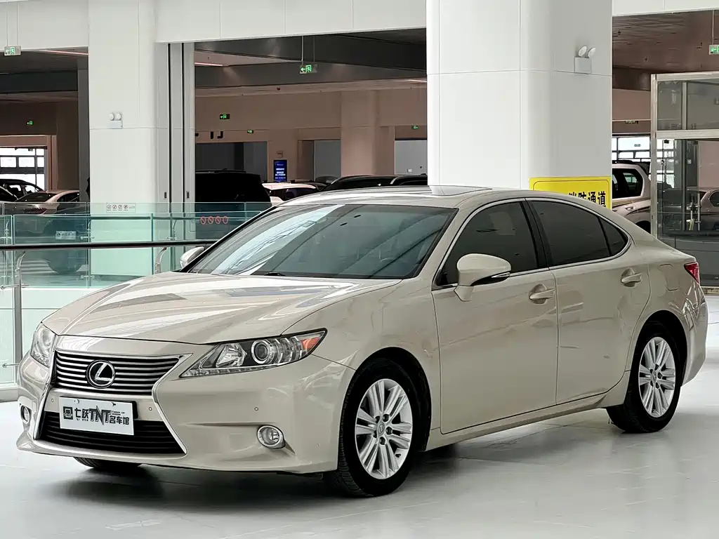 Lexus ES 2013