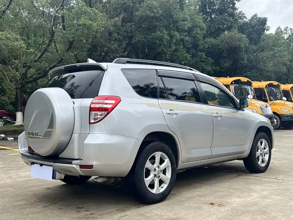 Toyota RAV4 2011 2.0L AT