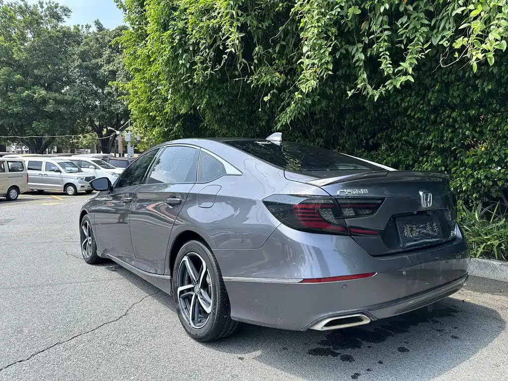 Honda Accord — миниатюра 9