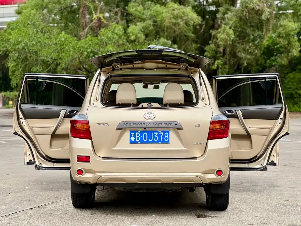 Toyota Highlander (Import) — миниатюра 19