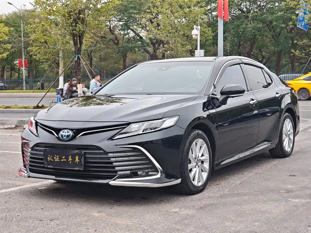 TOYOTA CAMRY
