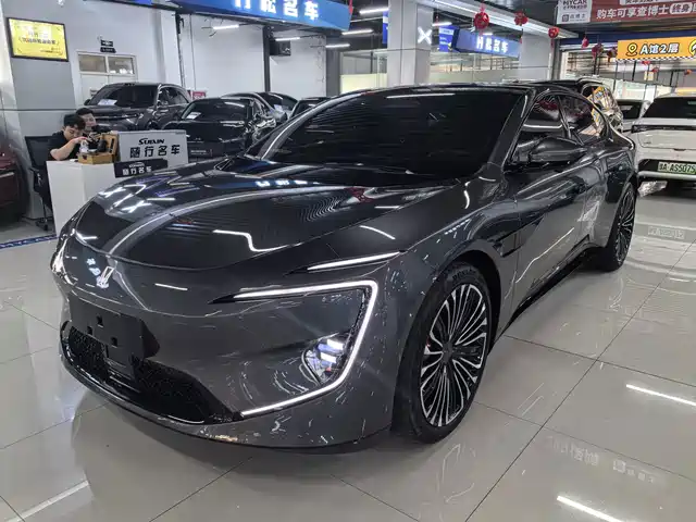 2025 Avatr 12