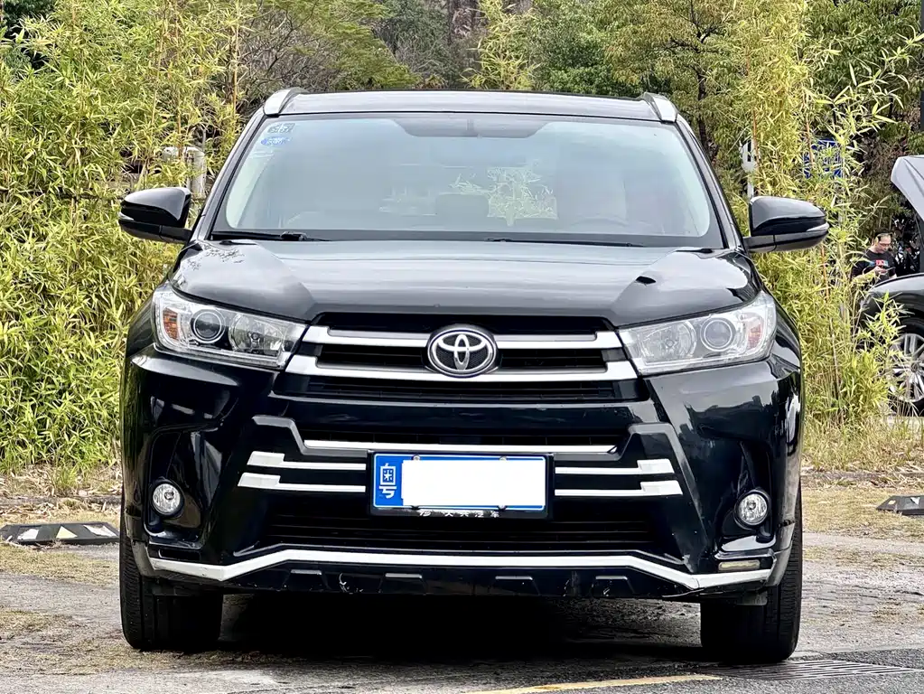 TOYOTA HIGHLANDER