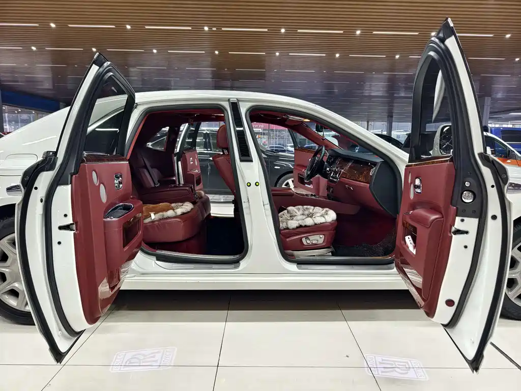 Rolls-Royce Ghost 2010 6.6T Standard