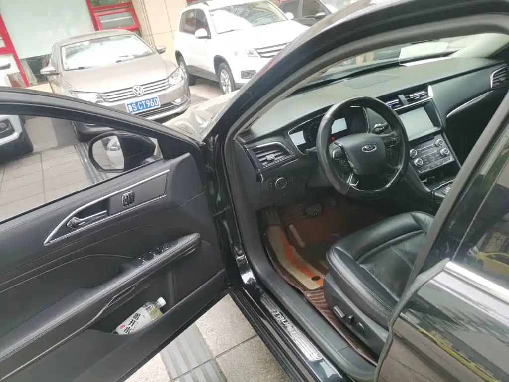 Ford Taurus — миниатюра 12