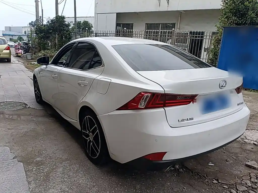 Lexus IS — миниатюра 5