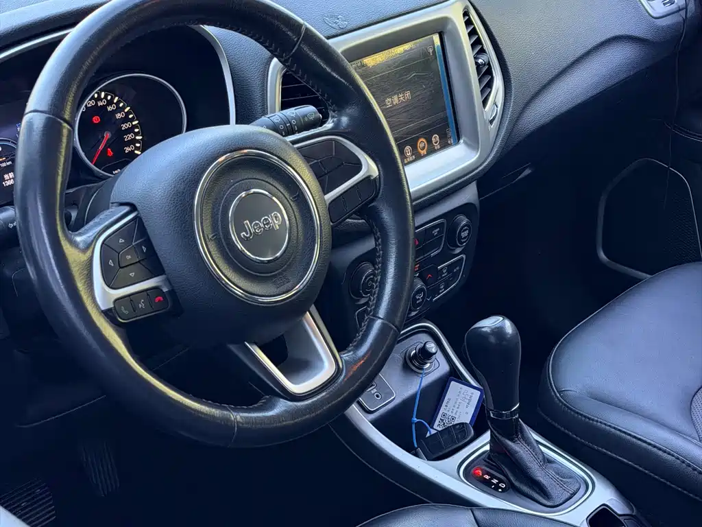 Jeep Compass — миниатюра 18