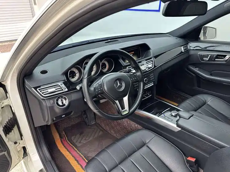 Mercedes-Benz E-Class — миниатюра 9
