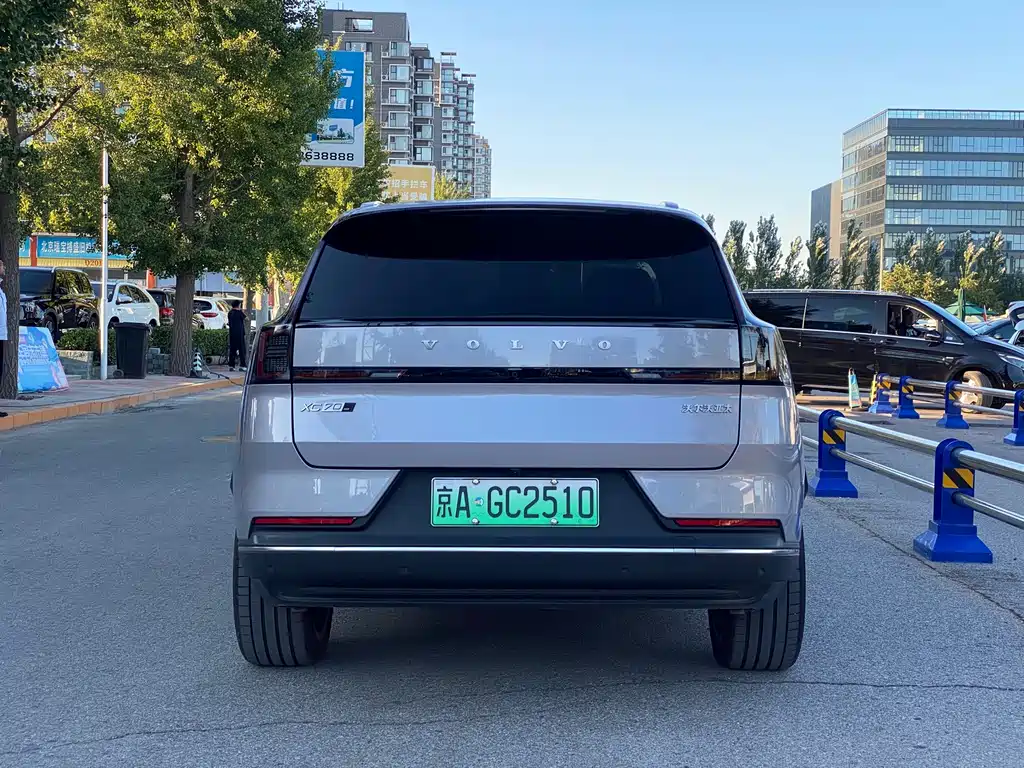 Volvo XC70 PHEV — миниатюра 5