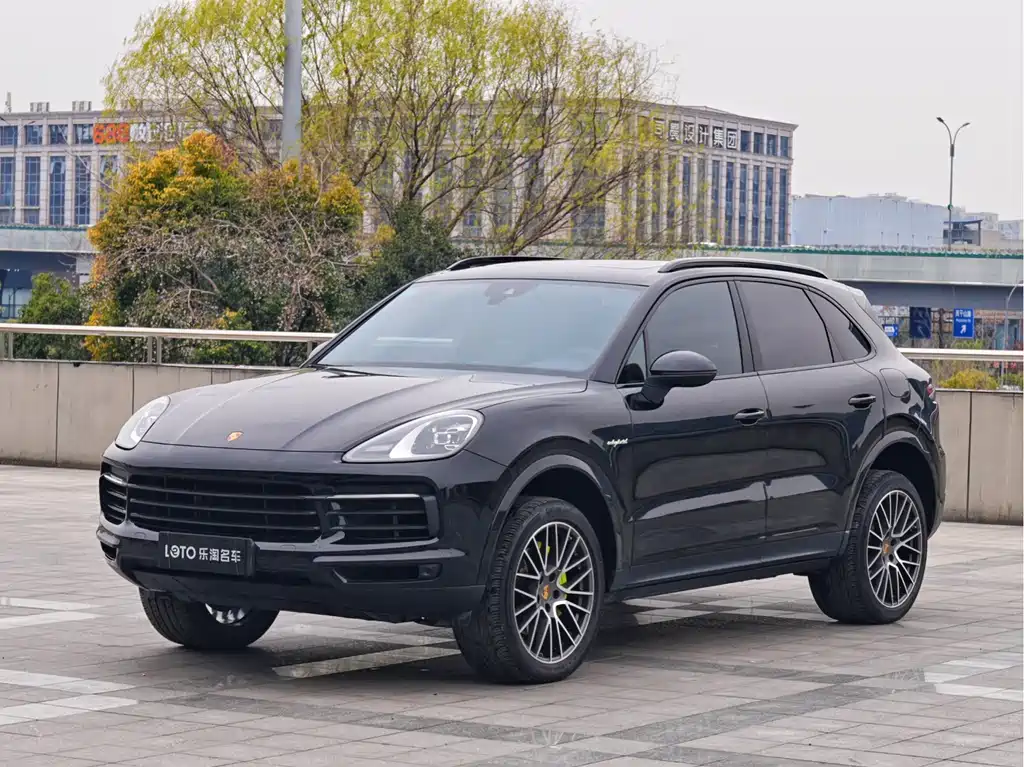 Porsche Cayenne Hybrid 2023