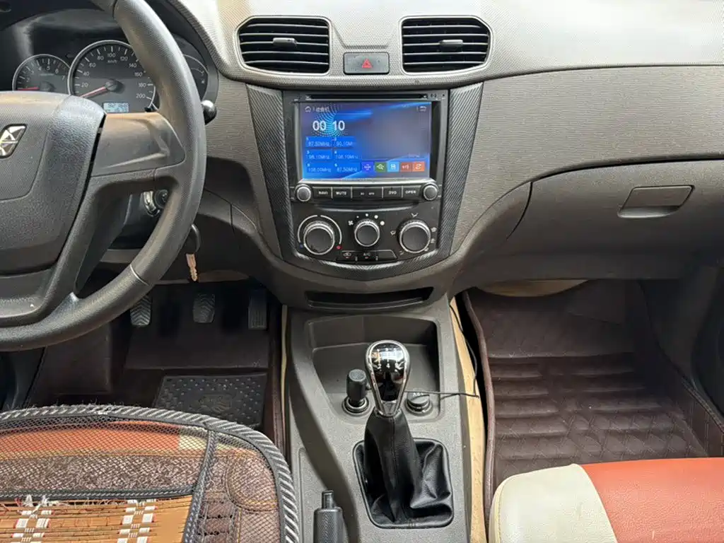 Wuling Hongguang — миниатюра 11