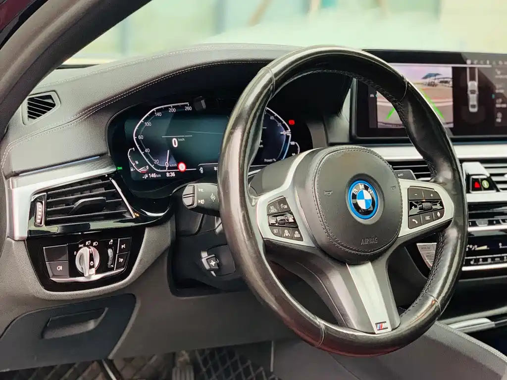 BMW 5 Series New Energy — миниатюра 22