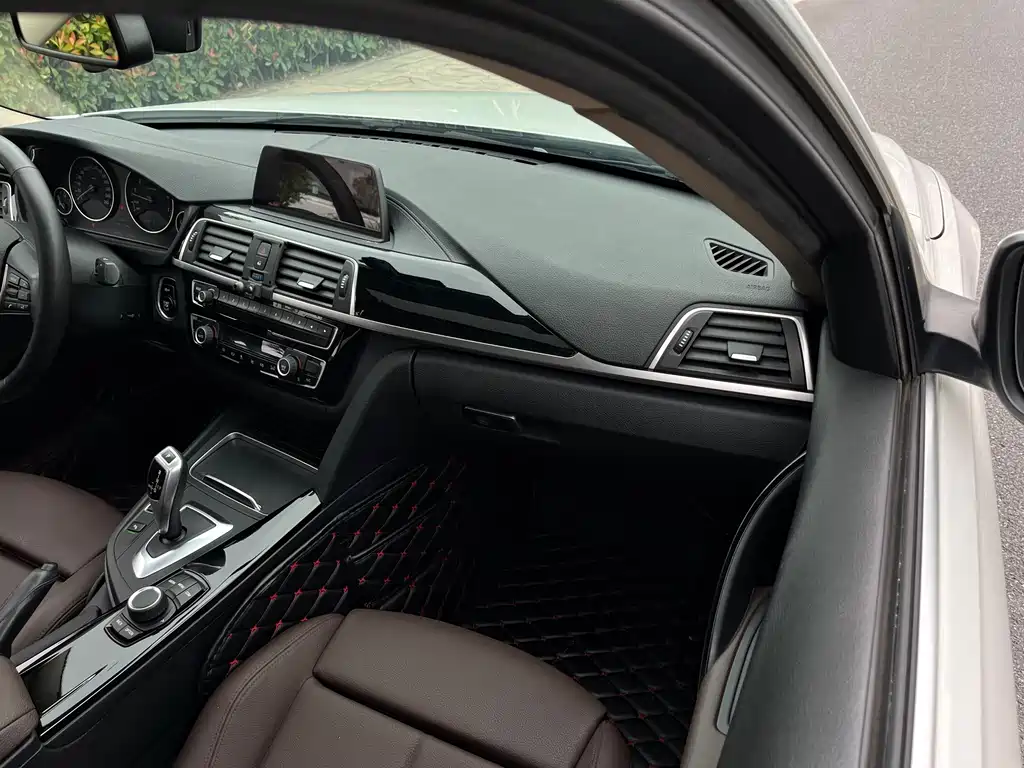 BMW 3 Series — миниатюра 18