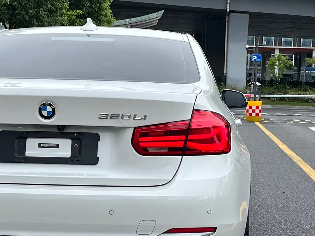 BMW 3 Series — миниатюра 6