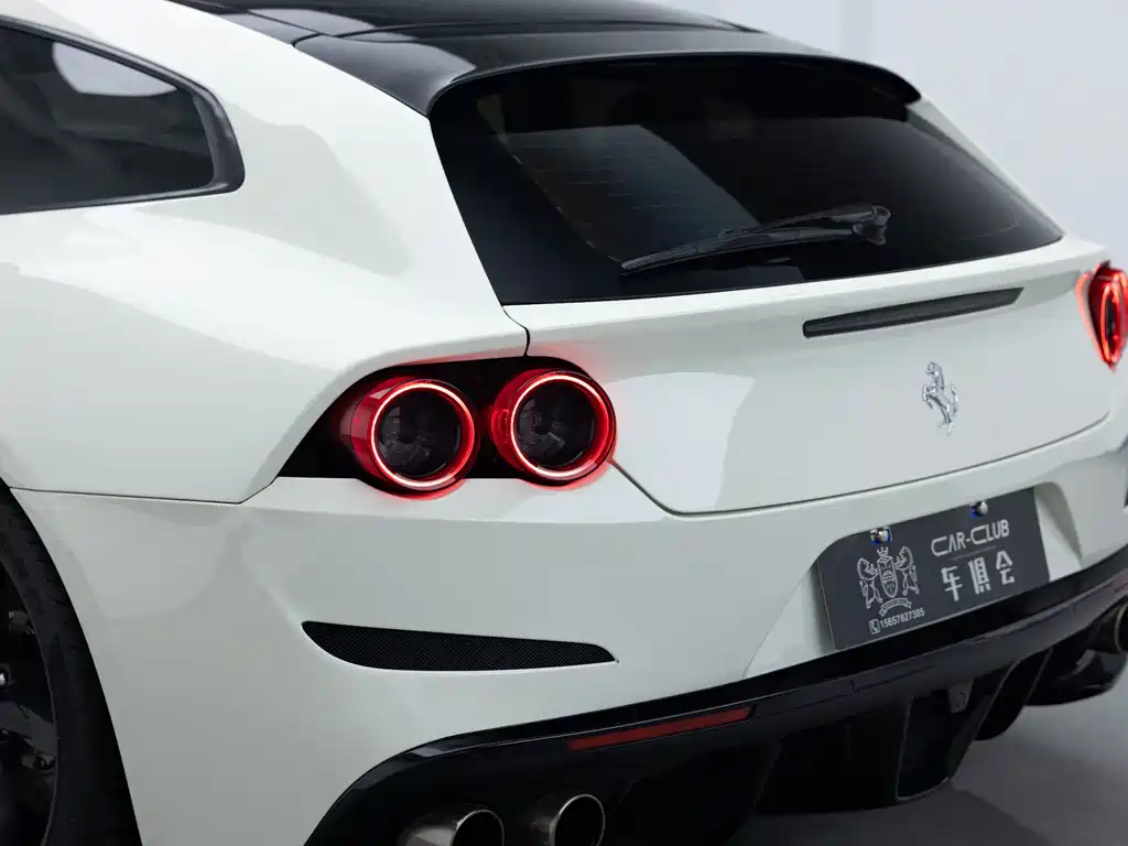Ferrari GTC4Lusso 2017 3.9T V8