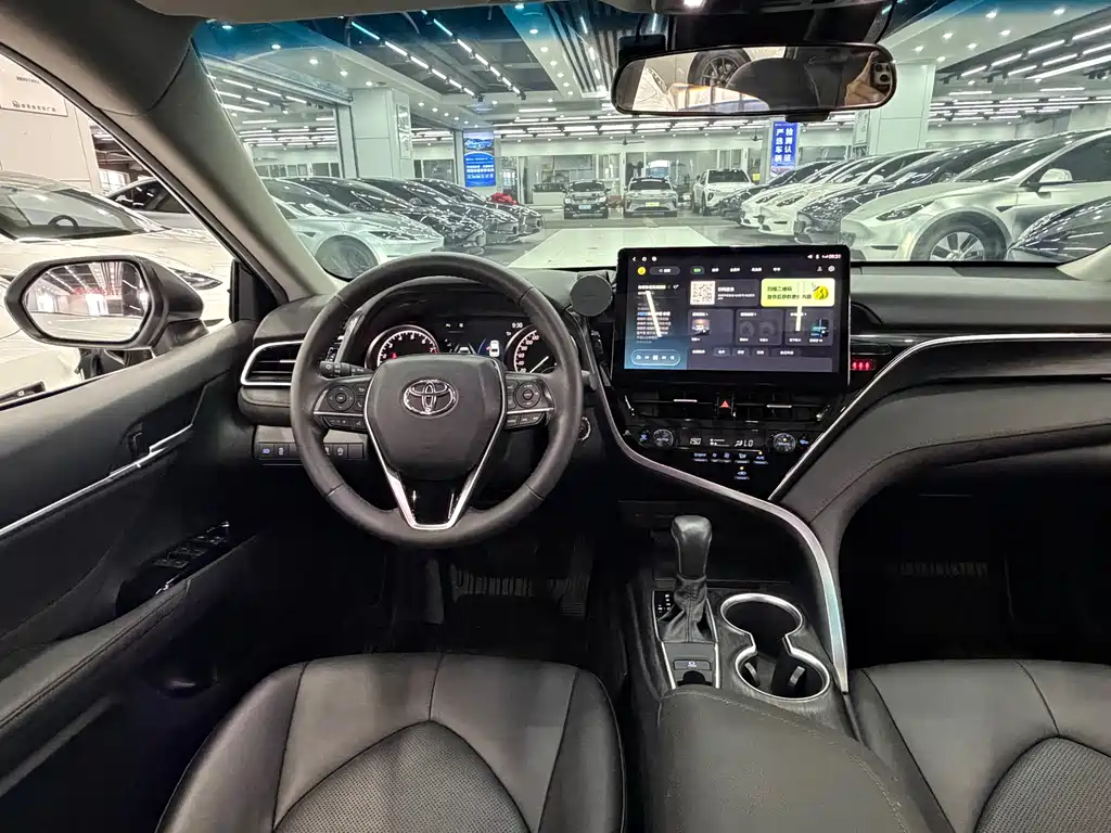 Toyota Camry — миниатюра 11