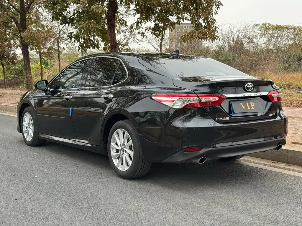 TOYOTA CAMRY