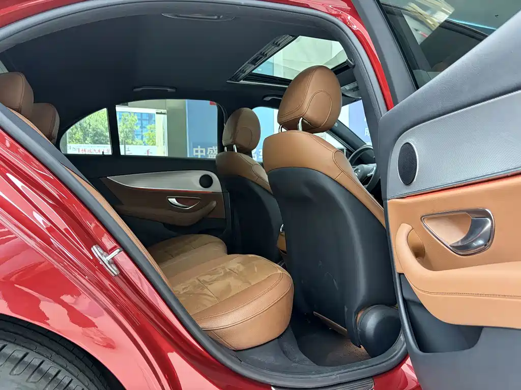 Mercedes-Benz E-Class — миниатюра 15