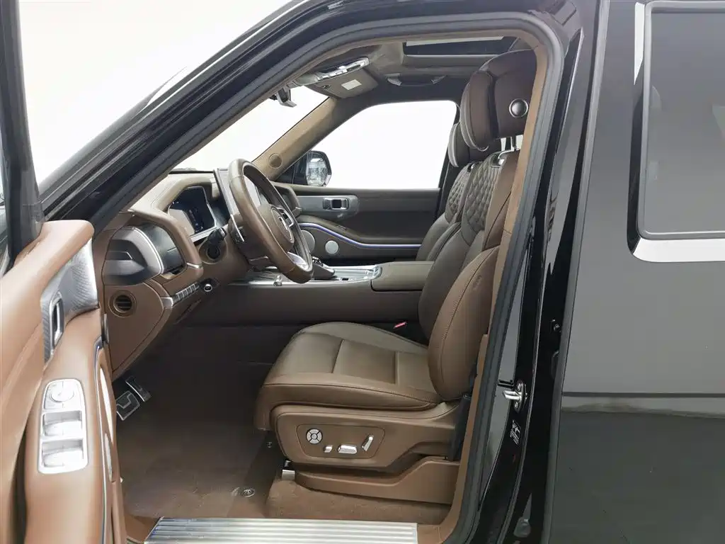 TANK TANK 700 NEW ENERGY