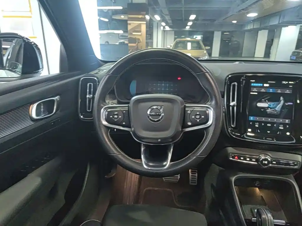 Volvo XC40 NEV — миниатюра 11