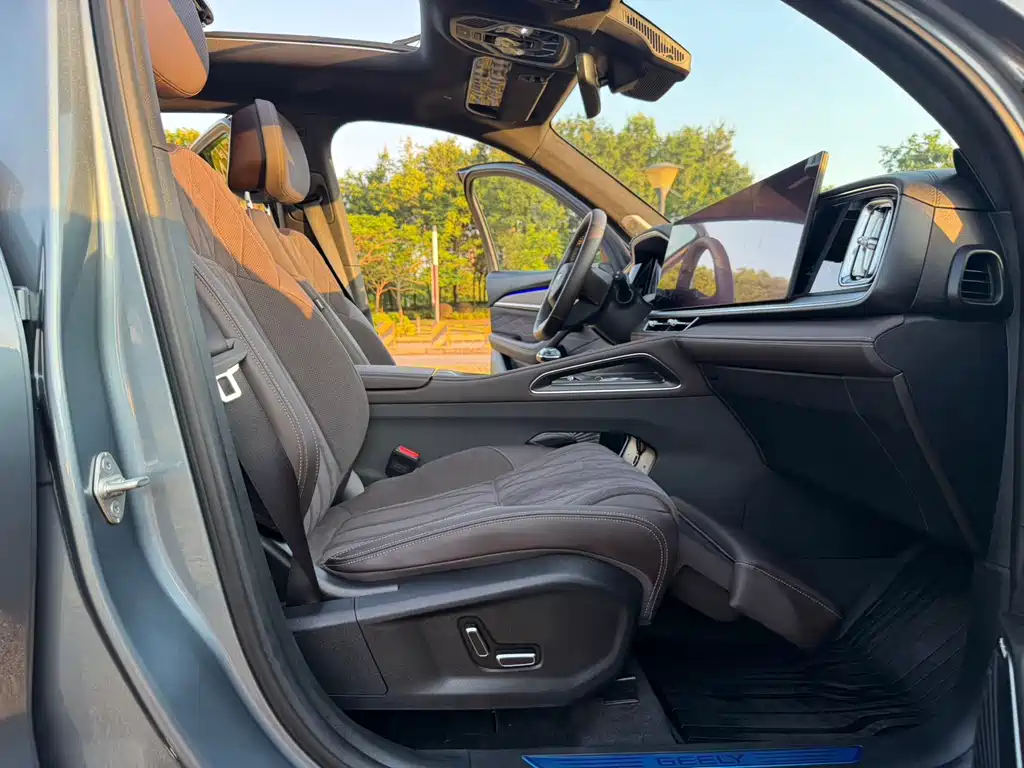 Geely Xingyue L Oriental Brilliance 2.0TD Auto Moon Gaze Edition, фото 9