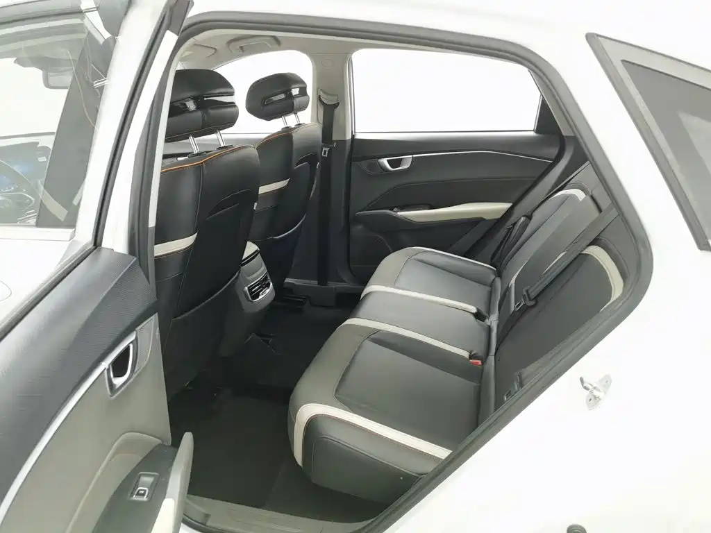 Baojun RC-6 — миниатюра 15