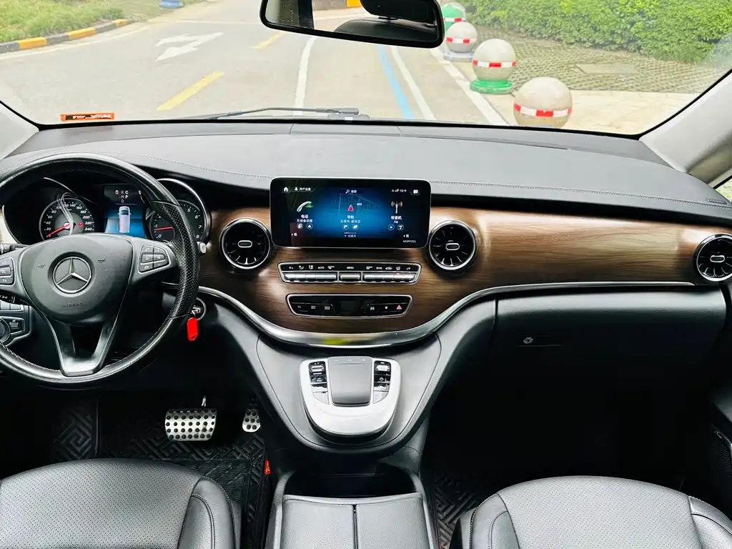 MERCEDES-BENZ V CLASS