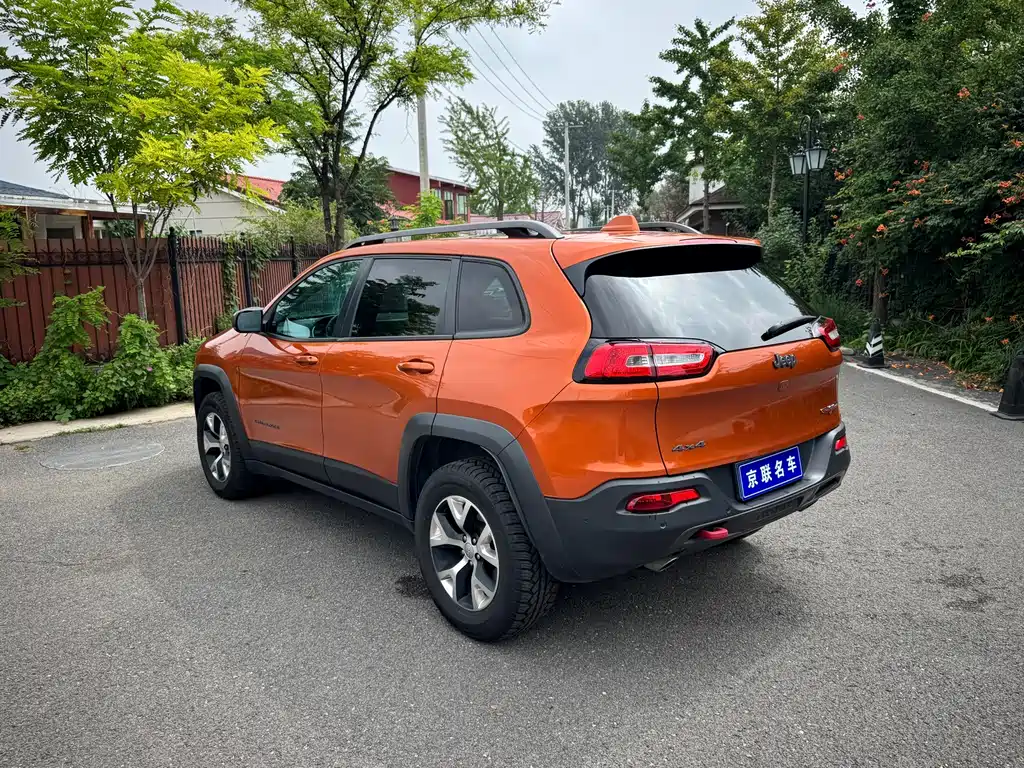 Jeep Cherokee (Import) — миниатюра 11