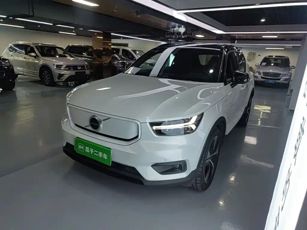 Volvo XC40 NEV — миниатюра 2