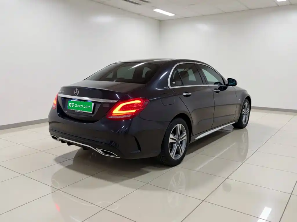Mercedes-Benz C-Class — миниатюра 6