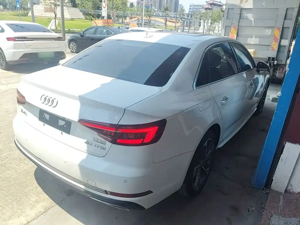 Audi A4L — миниатюра 7