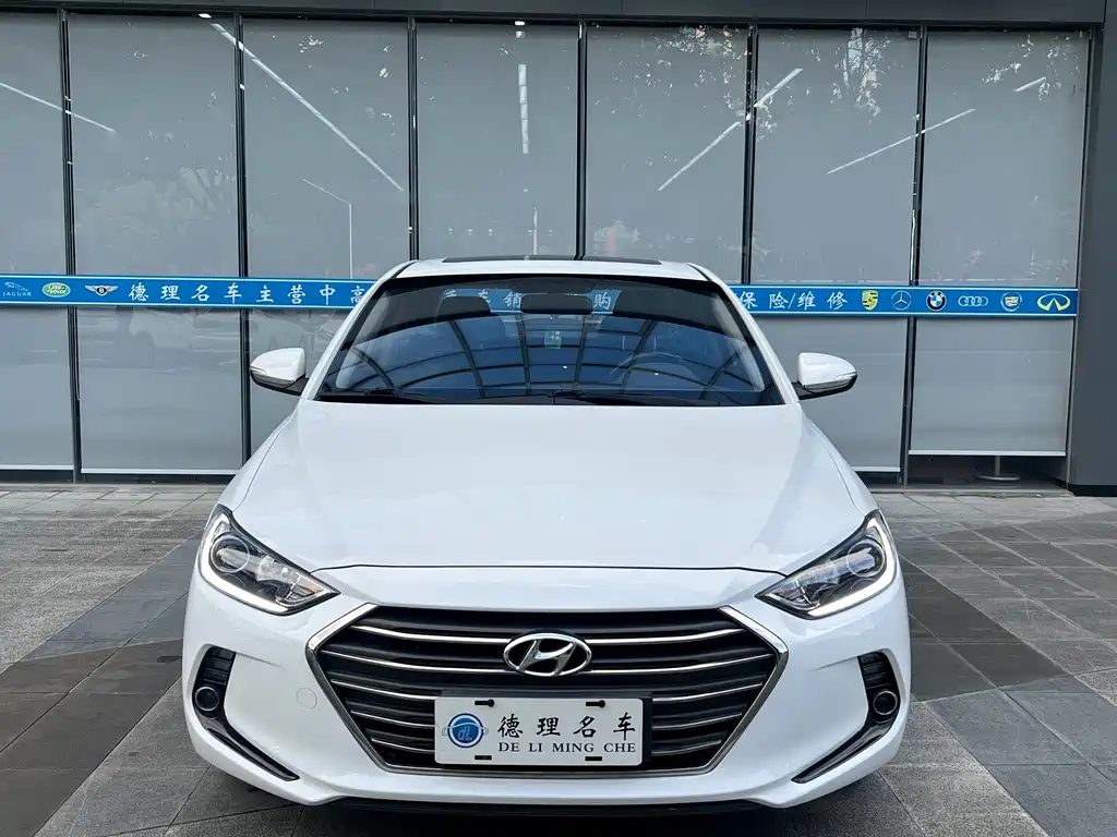 Hyundai Elantra — миниатюра 3