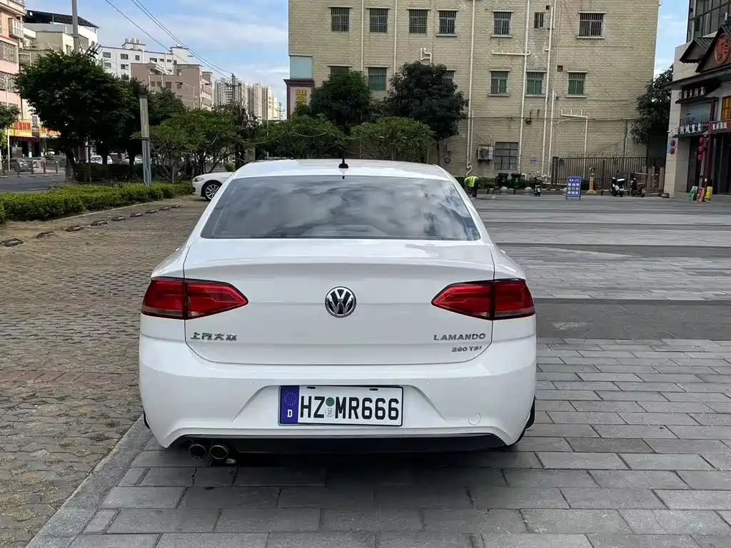 VOLKSWAGEN LINGDU