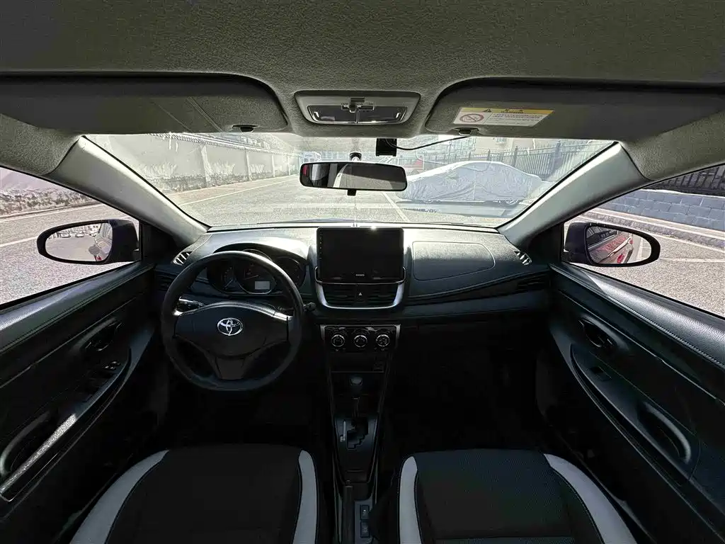 TOYOTA YARIS L ZHIXUAN