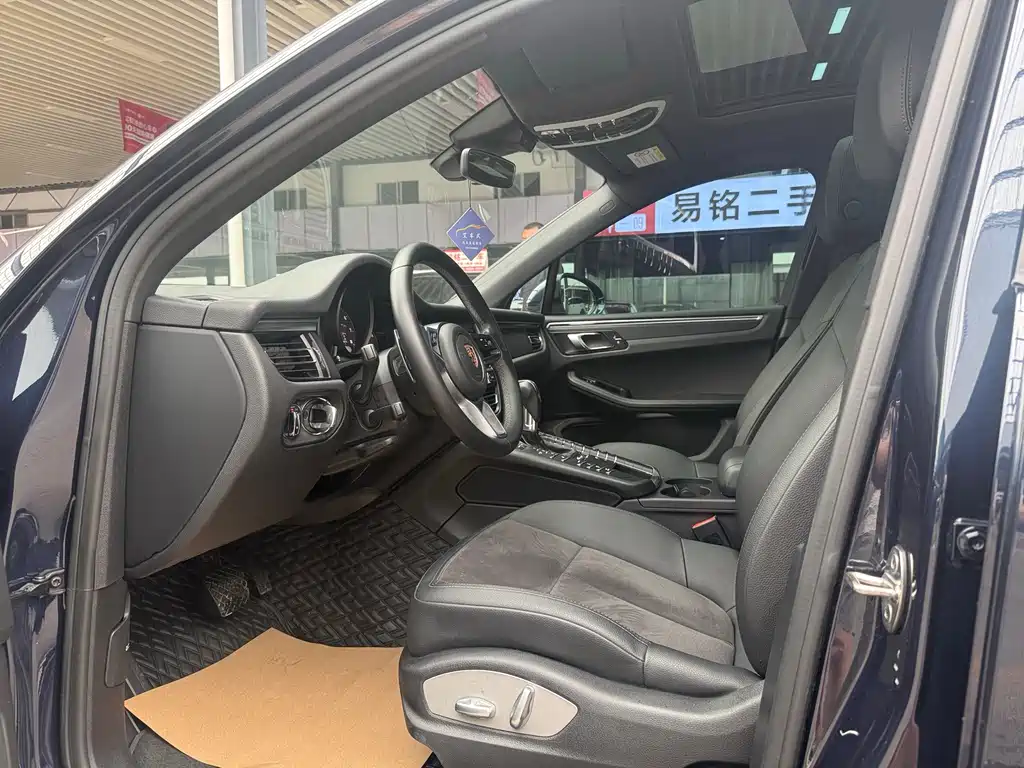 Porsche Macan — миниатюра 6