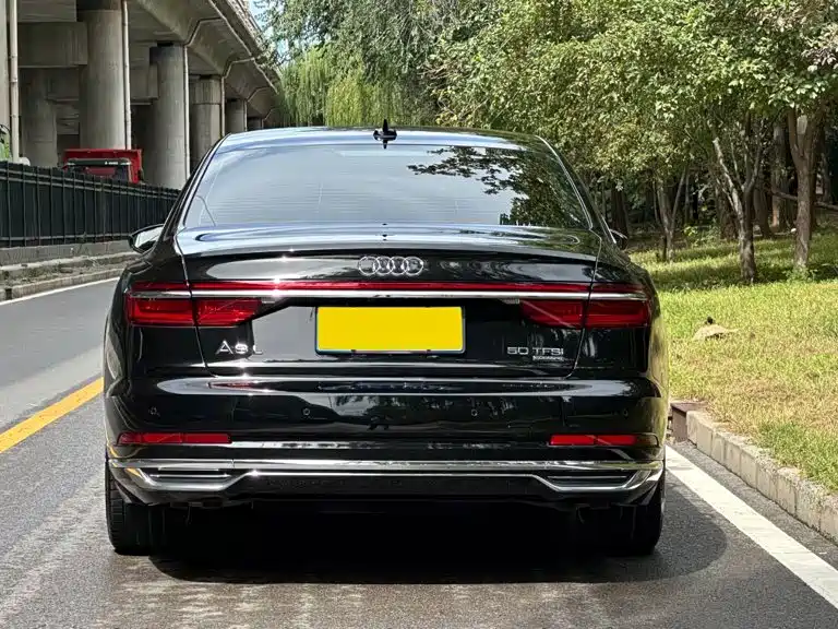Audi A8 — миниатюра 4