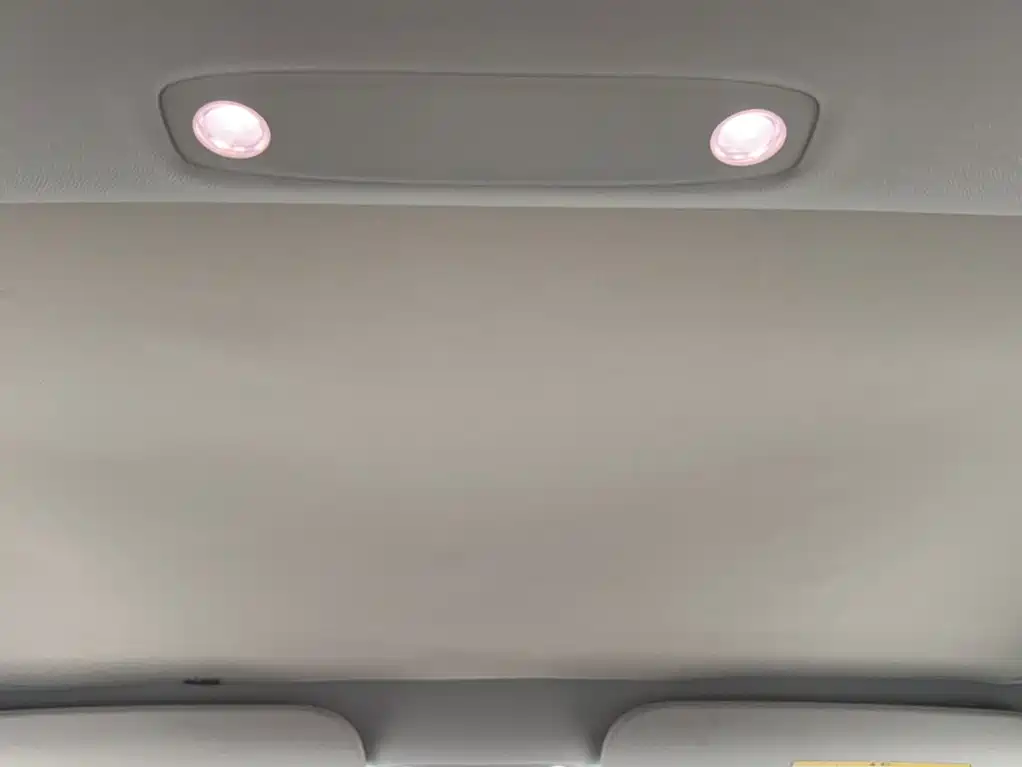 Tesla Model 3 — миниатюра 7