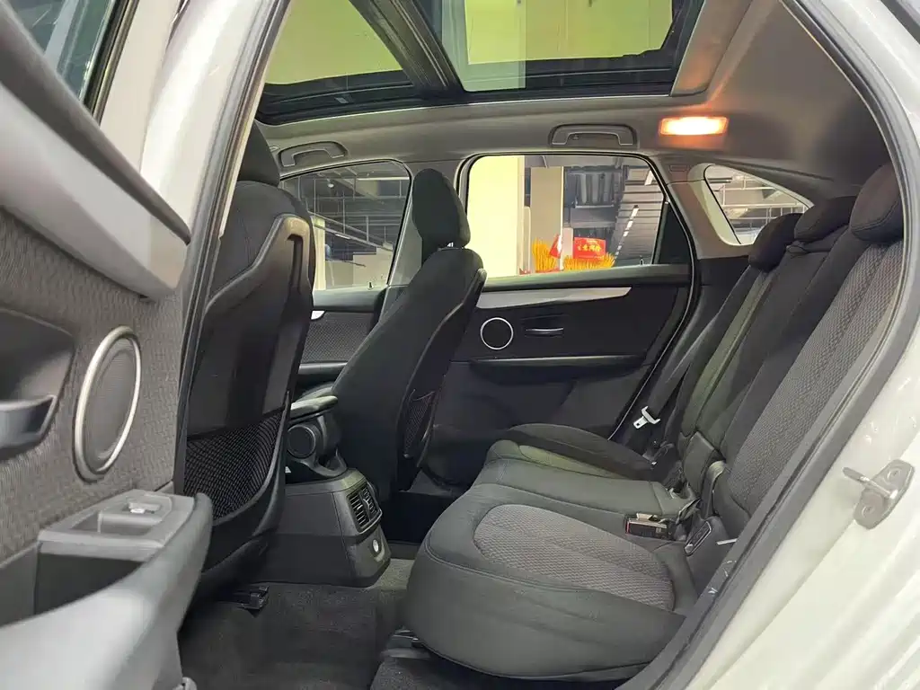 BMW 2 SERIES STATION WAGON