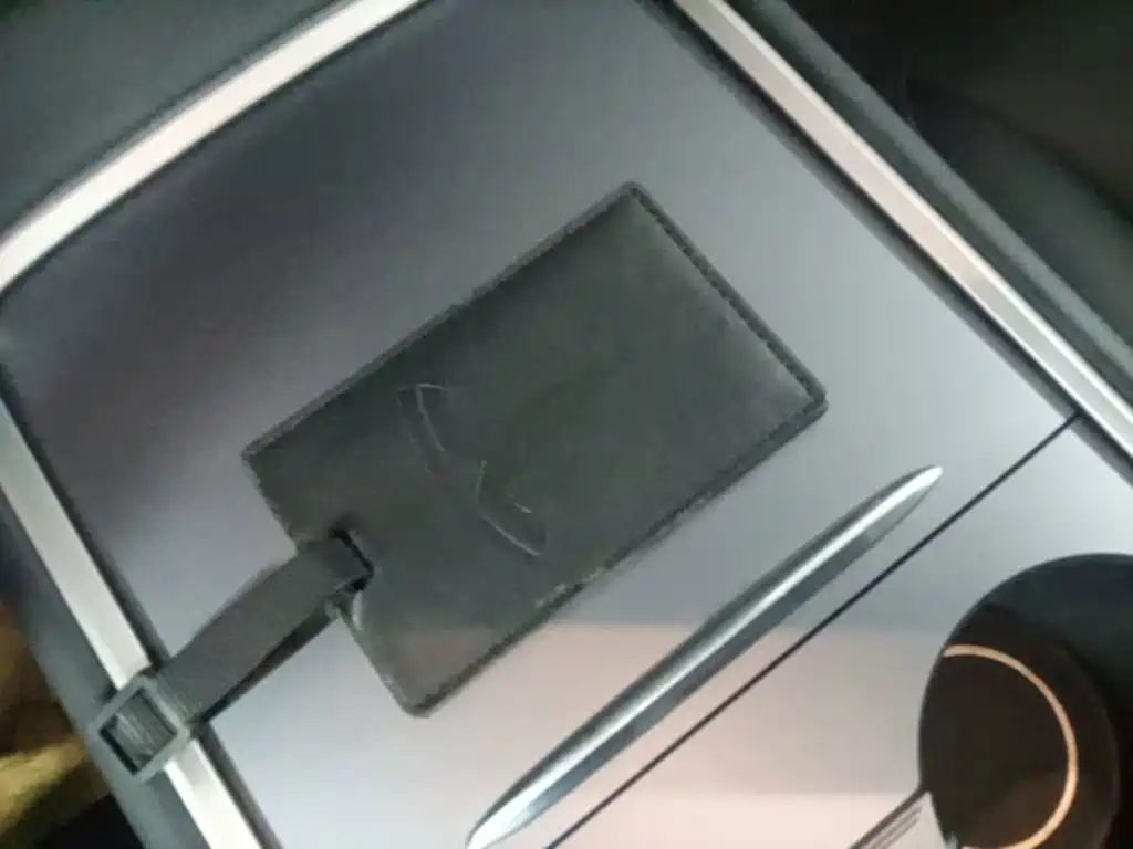 Tesla Model Y — миниатюра 9