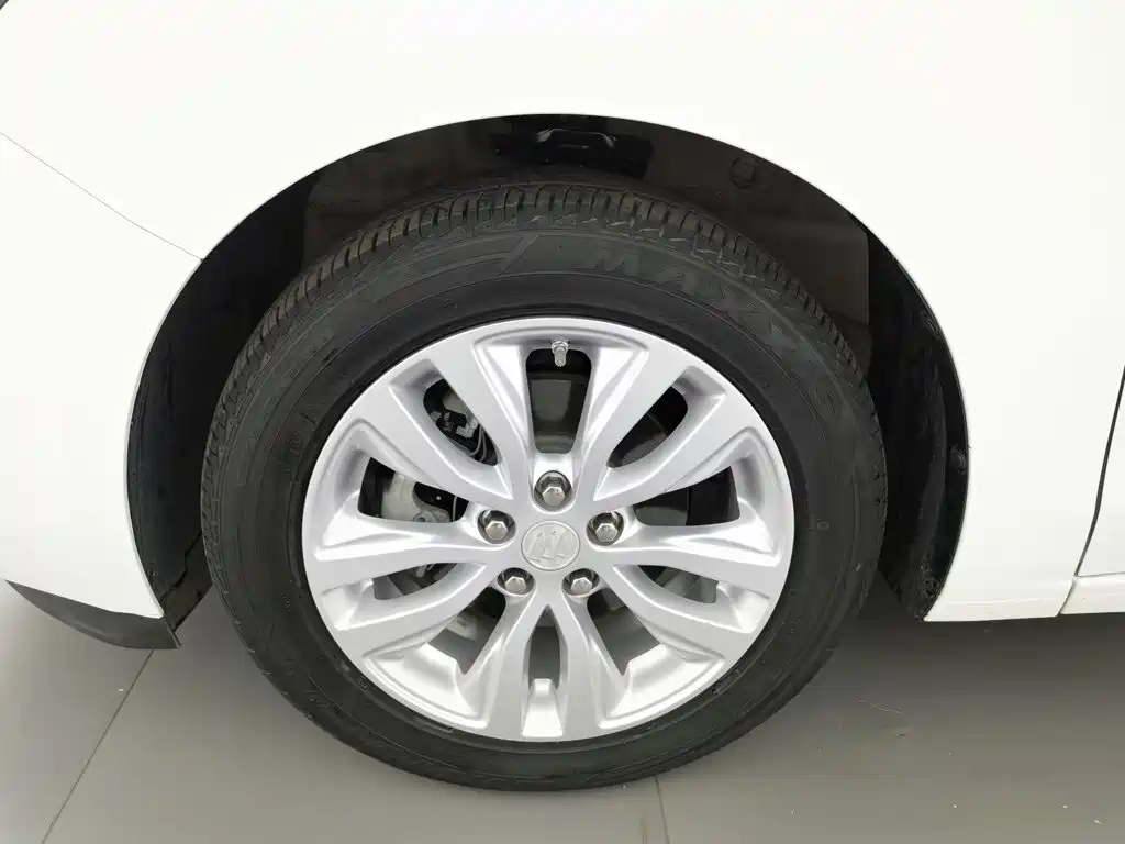 Buick Excelle — миниатюра 17
