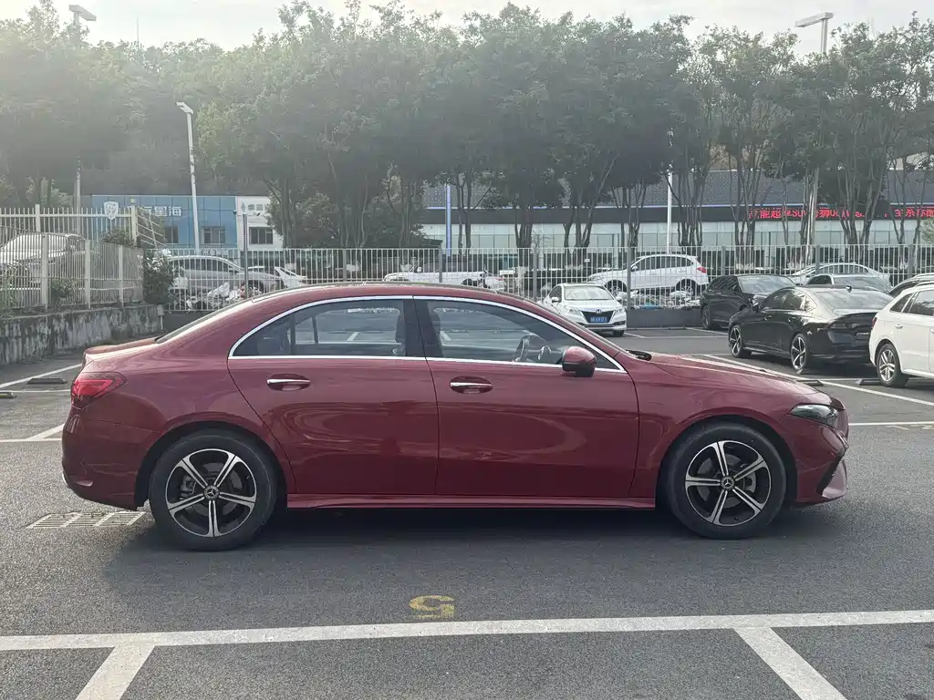 MERCEDES-BENZ A CLASS