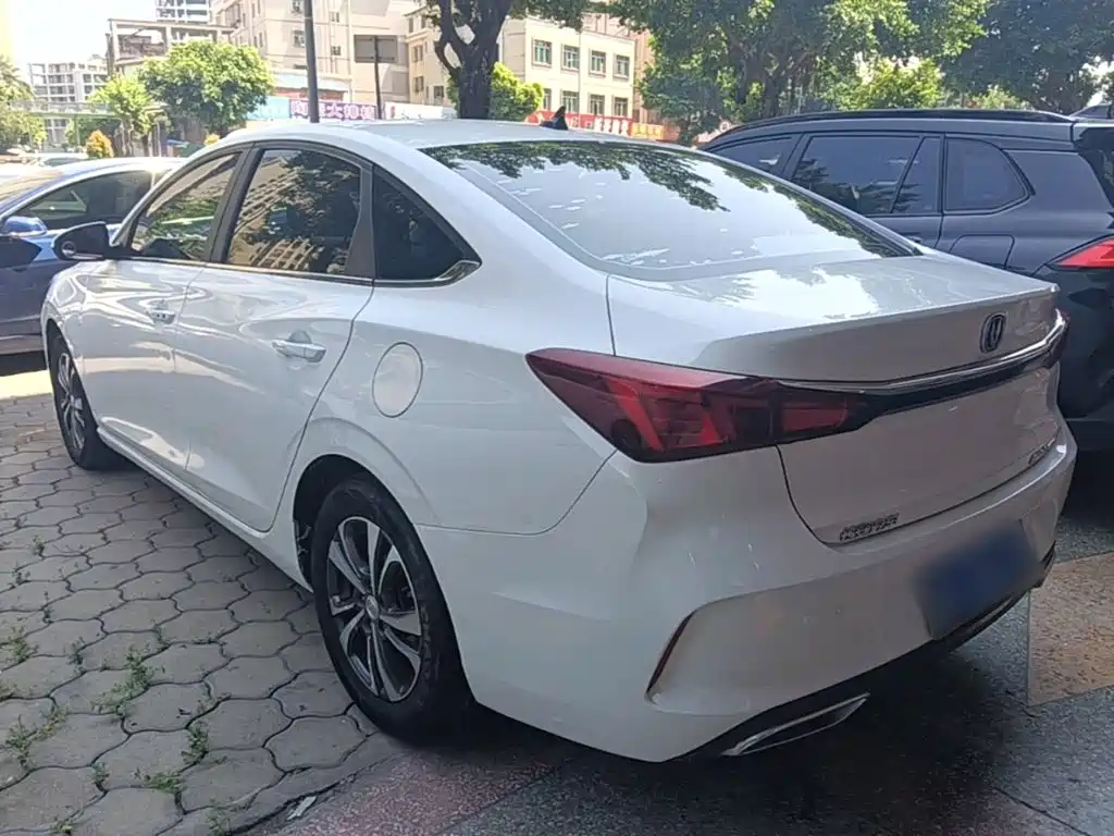 Changan Eado — миниатюра 5