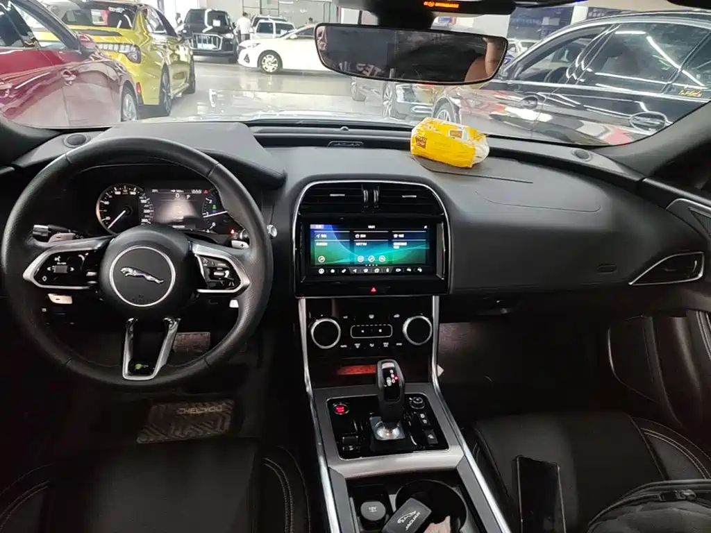 Jaguar XEL — миниатюра 13
