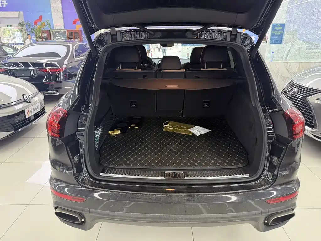 Porsche Cayenne — миниатюра 16